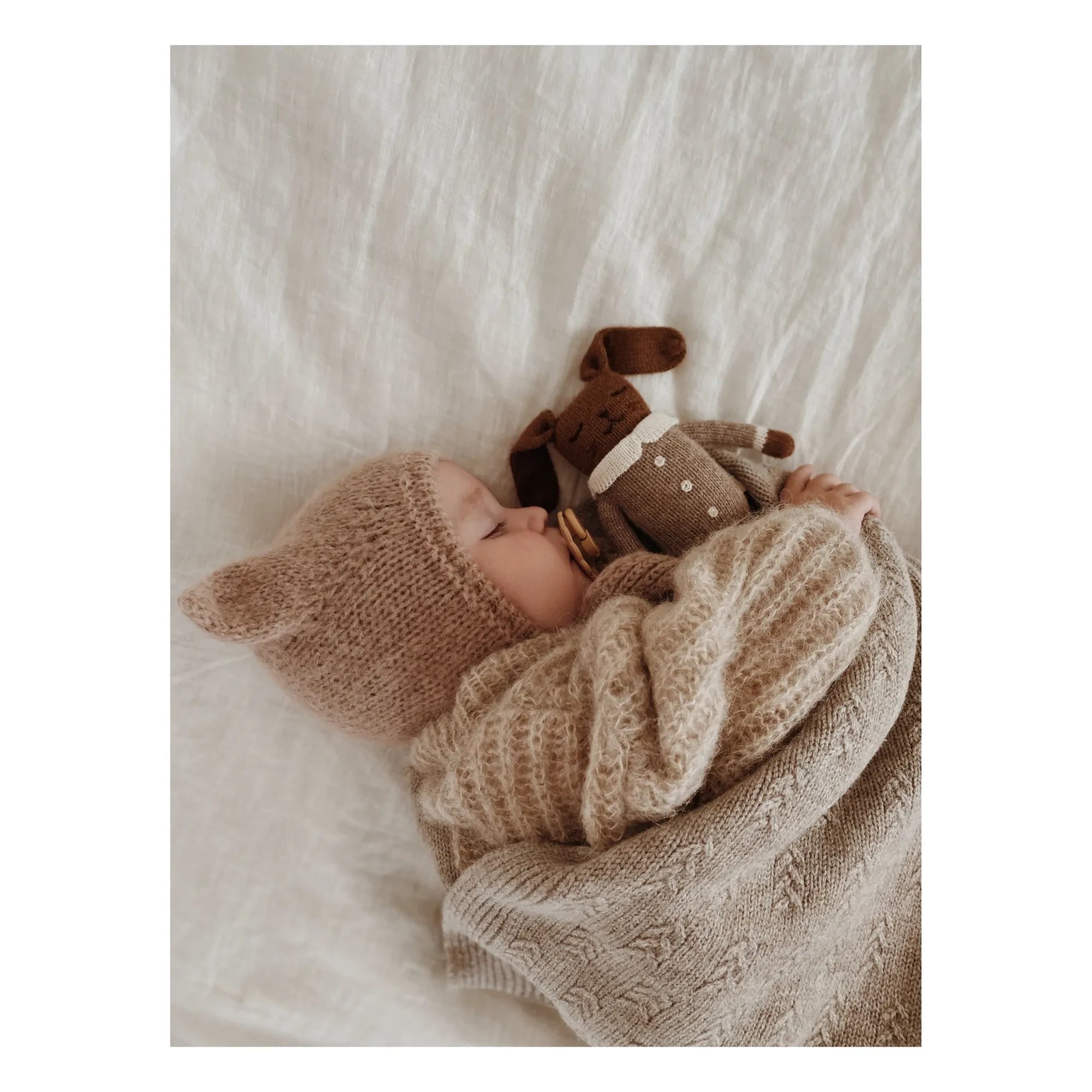 Main Sauvage - Soft Toy Bunny with Jumpsuit