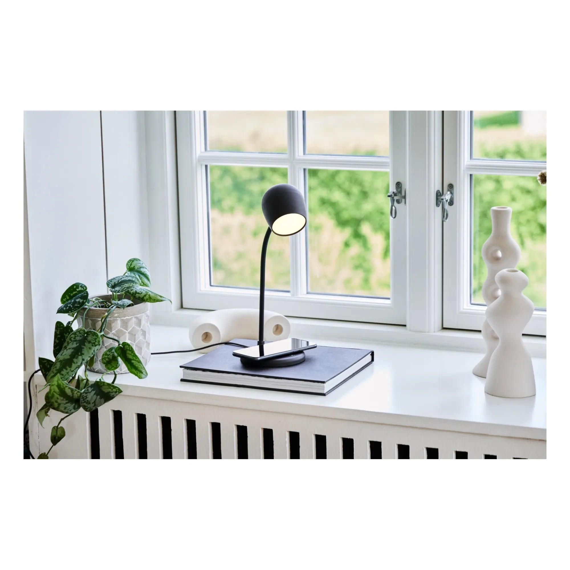 Kreafunk - Ellie Wireless Charging Lamp | Black