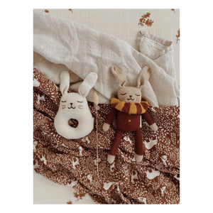 Main Sauvage - Ecru Rabbit Rattle