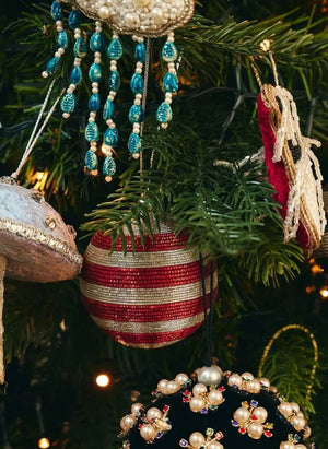 Anna + Nina - Red Striped Eye-Catching Shiny Christmas Bauble | Red