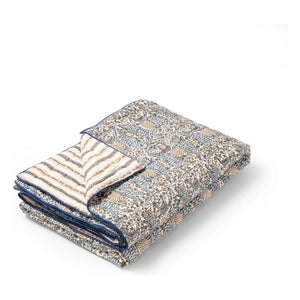 Le Monde Sauvage - Cosmique London Quilted Bedspread | Blue