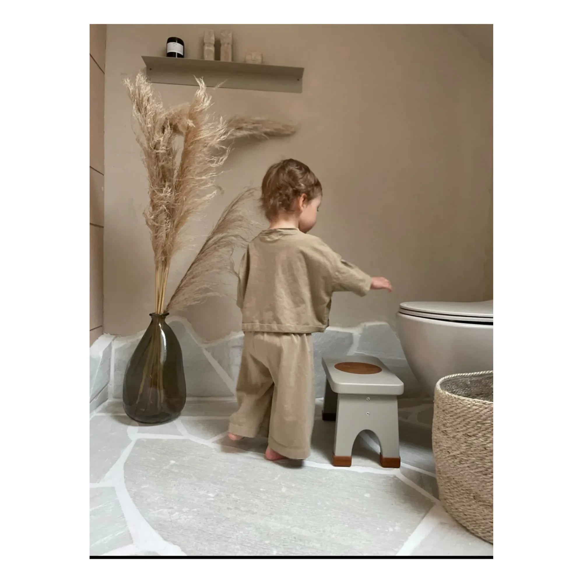 Hevea - Rubber Tree Stool | Dark Gray