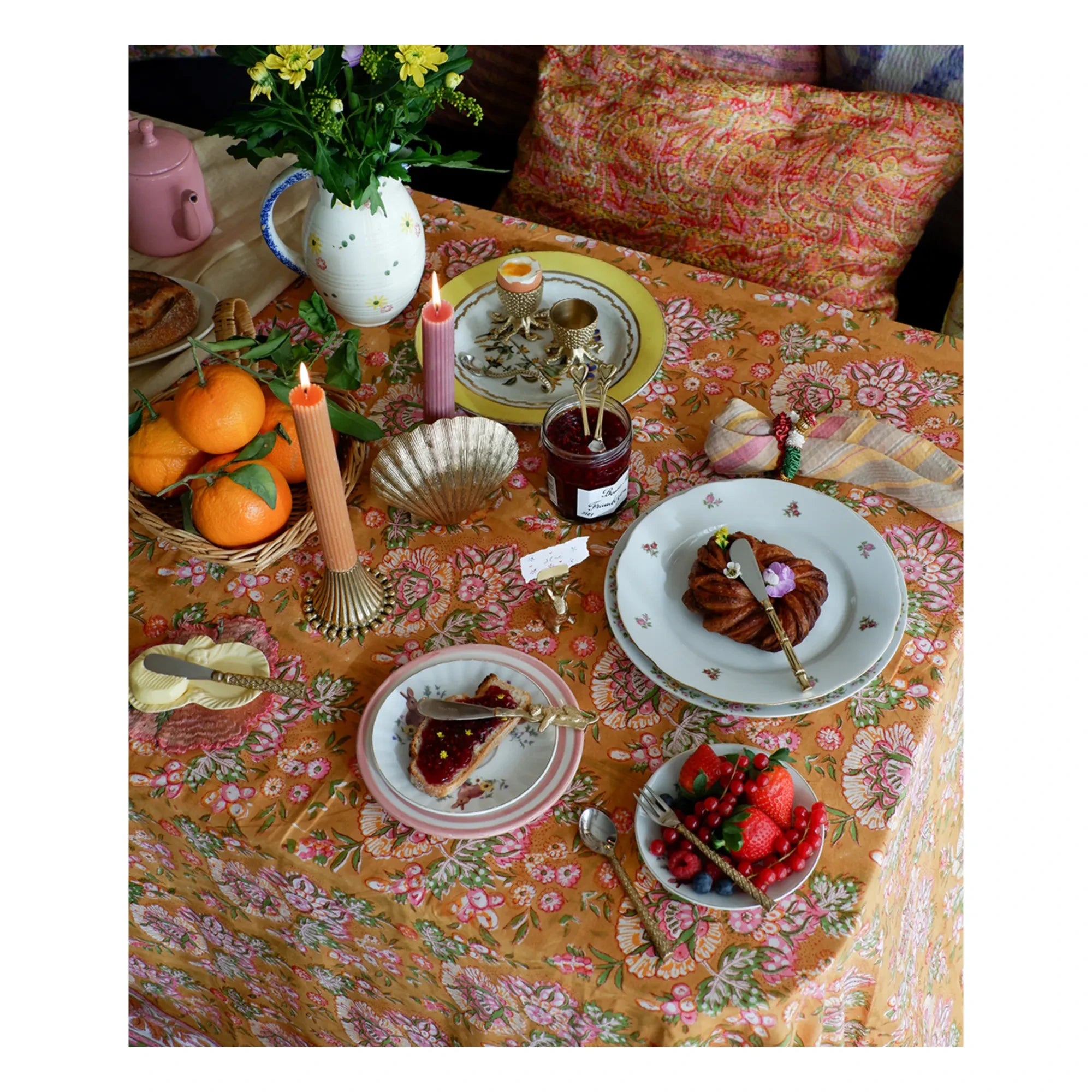 Doing Goods - Velvet tablecloth | Sand