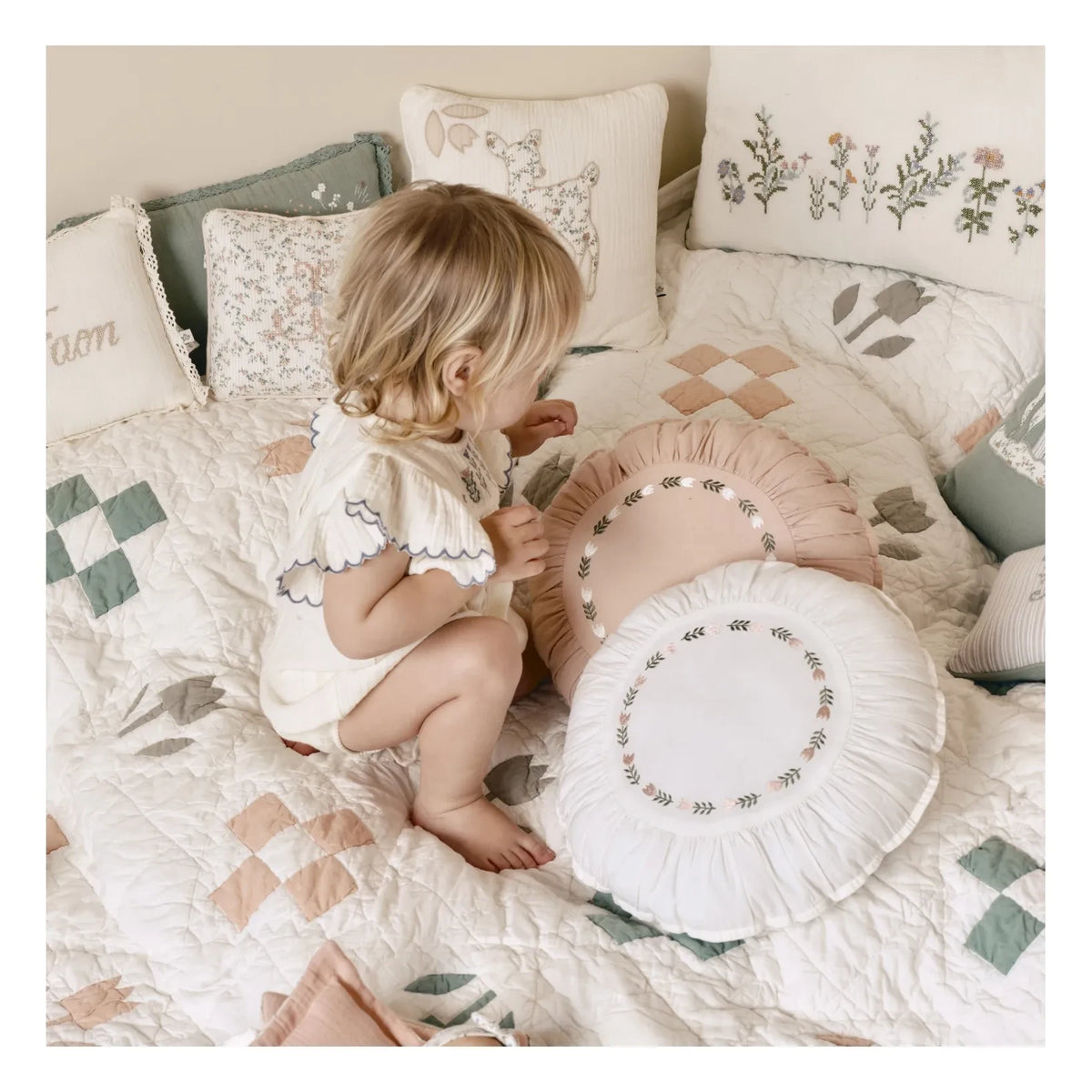 Editions Aimable - Ferdinand Round Pillow | Off-White Poplin