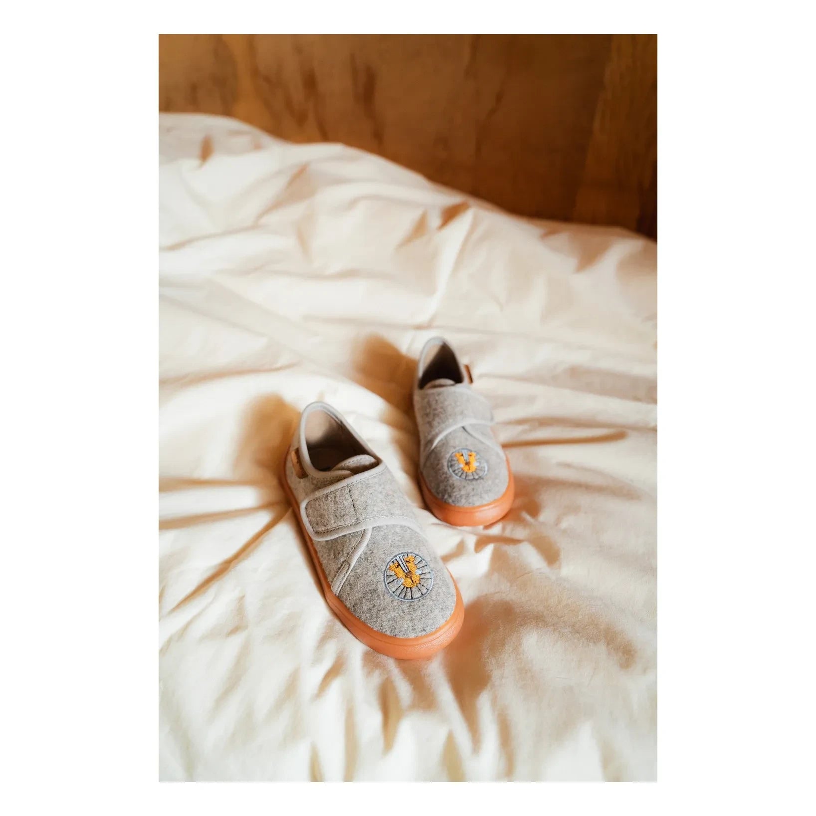 bisgaard - Pav Lion's Paw Slippers | Light Grey