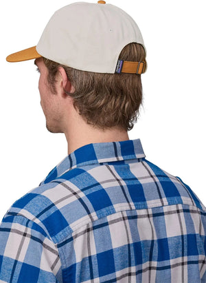 Patagonia - P-6 Label Trad organik pamuk şapka | Beyaz