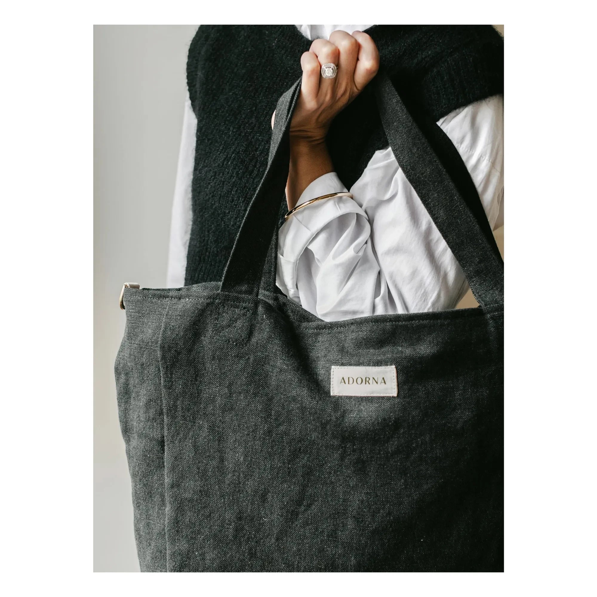 Adorna - Linen Zip Bag | Black