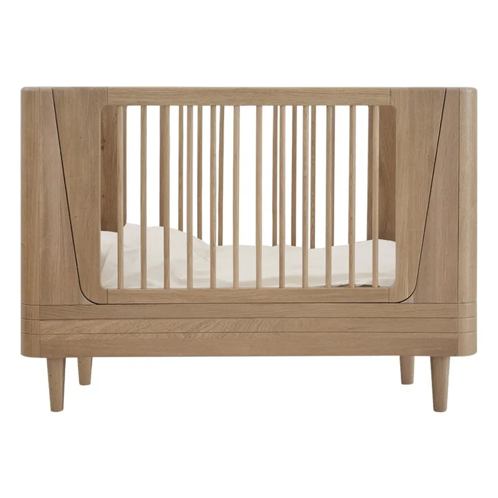 We Are Bitte - Convertible Oak Crib