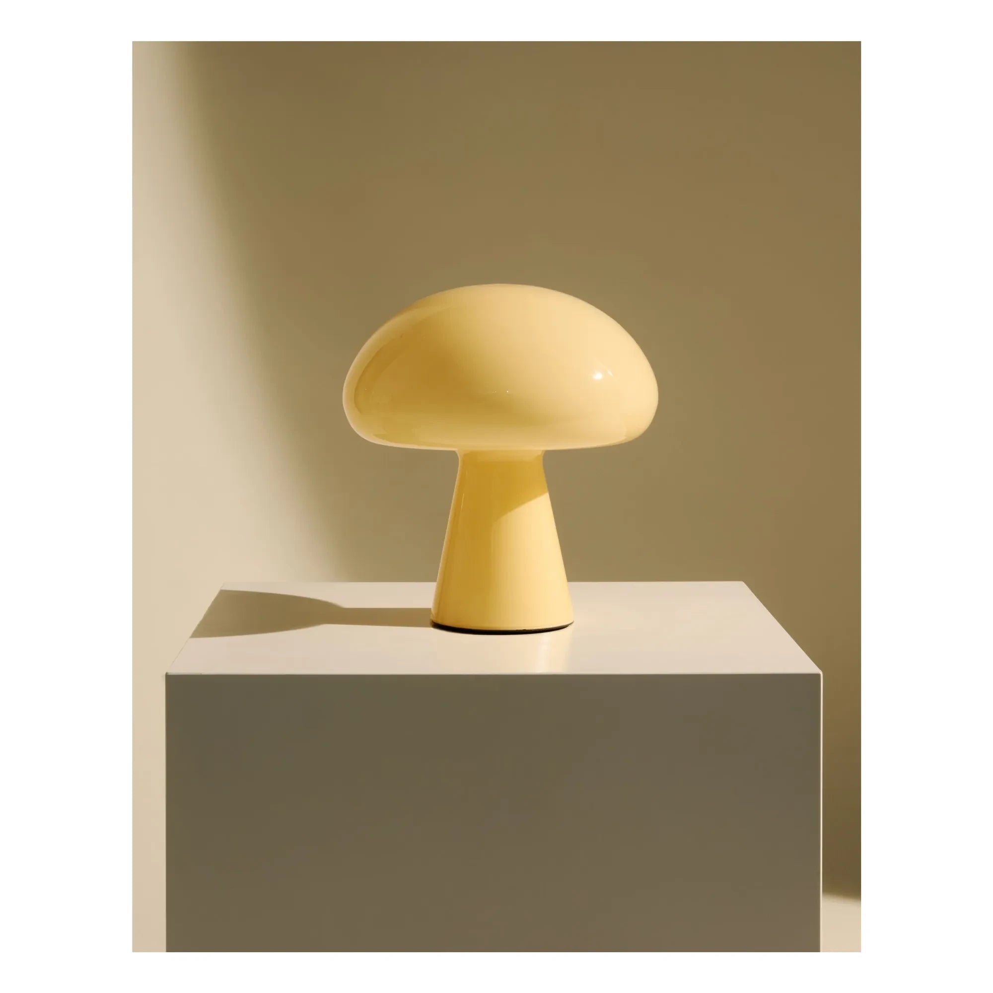 Gubi - Obello Table Lamp, Bill Curry | Yellow