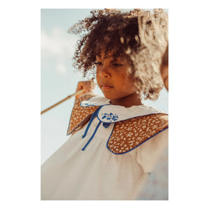 THE LiTTLE POETS - Augustina Floral Collar Organic Cotton | Caramel