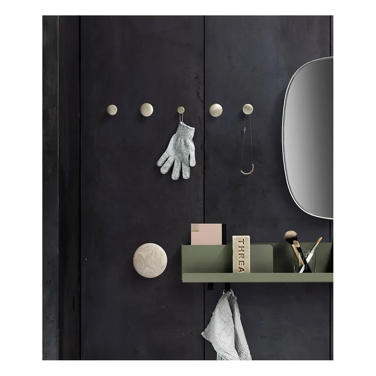 Muuto - Dots Brass Hooks - Set of 5 | Gold