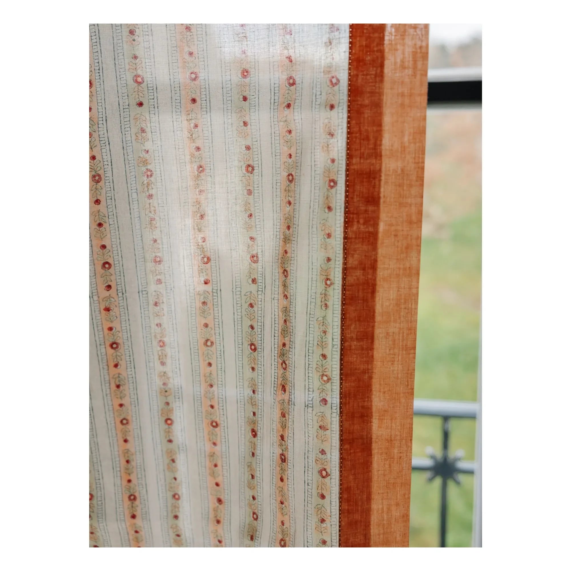 Le Monde Sauvage - Mauka Curtain | Pink