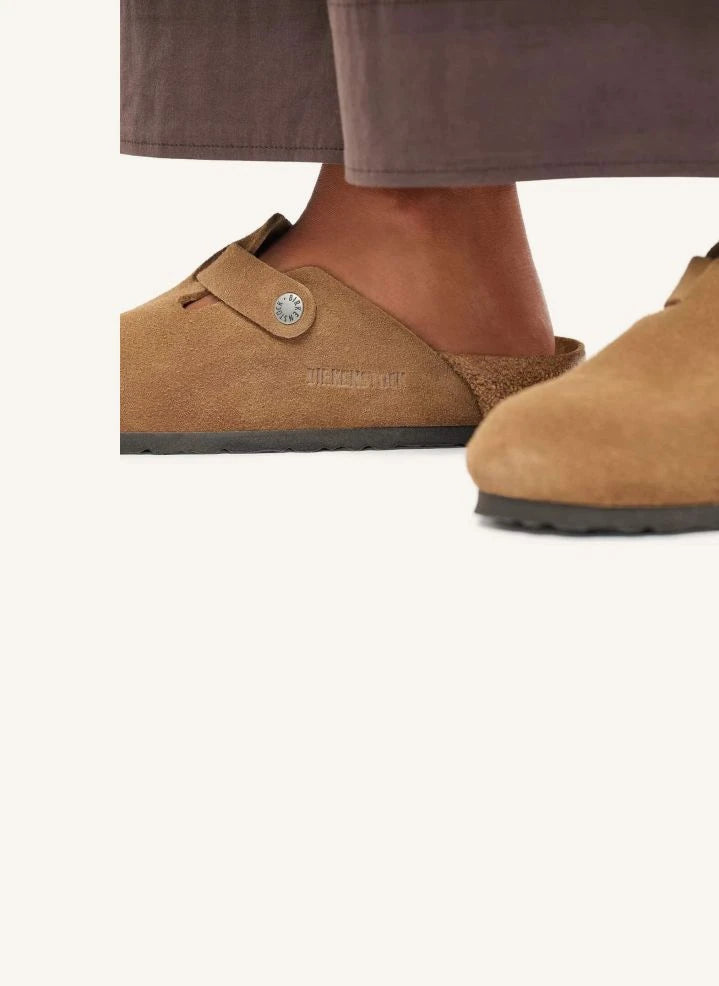 BIRKENSTOCK - Boston Suede Clogs | Camel