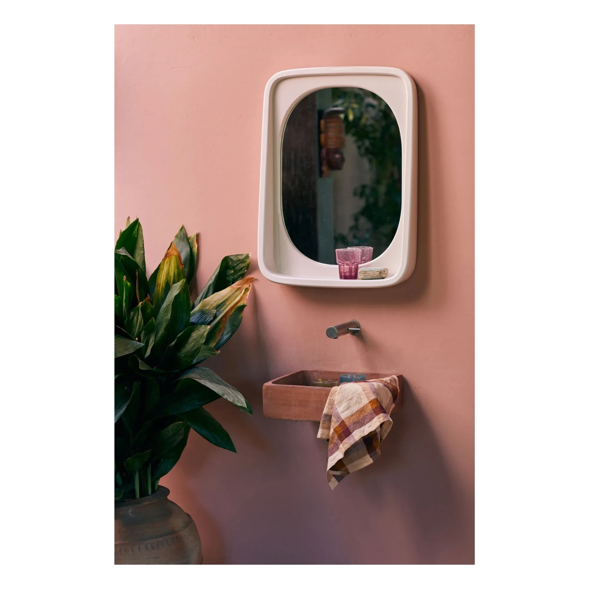 HKliving - Curved Mirror | Ivory