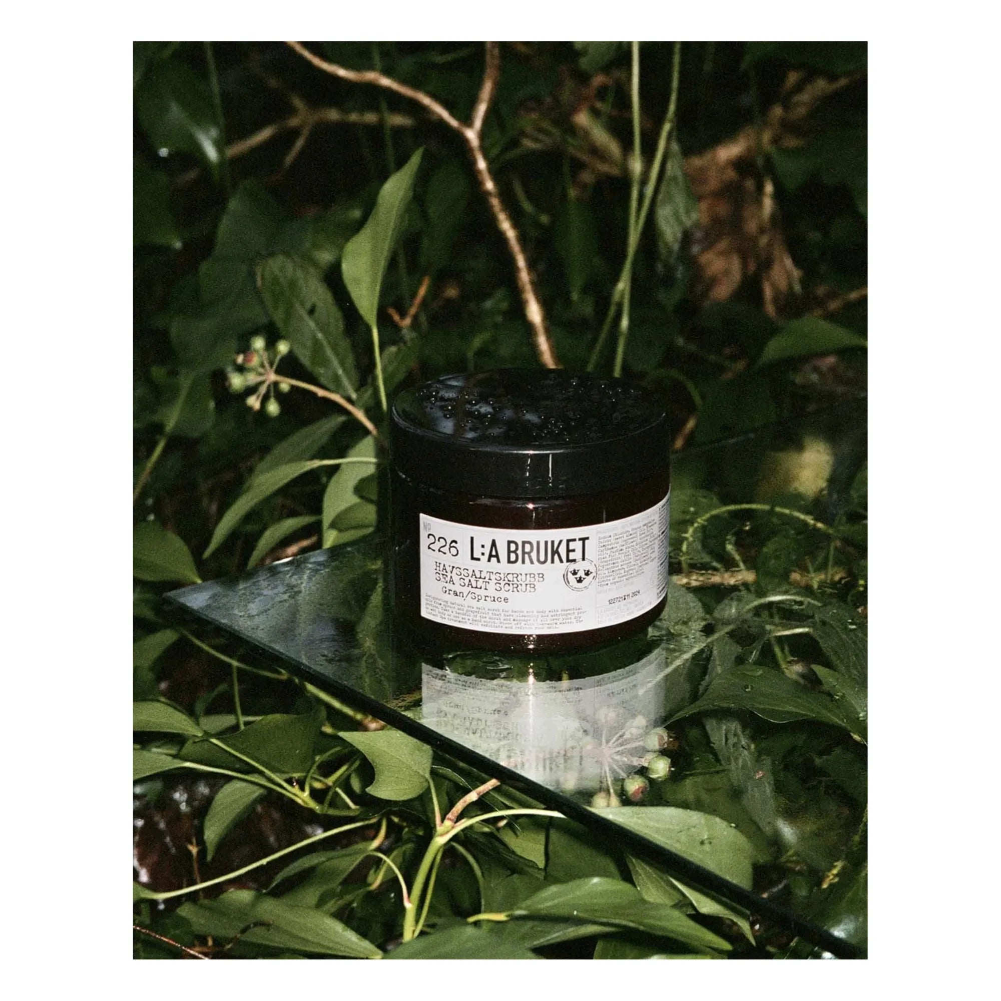 L:A BRUKET - 226 Ladin Sea Salt Scrub - 420 g