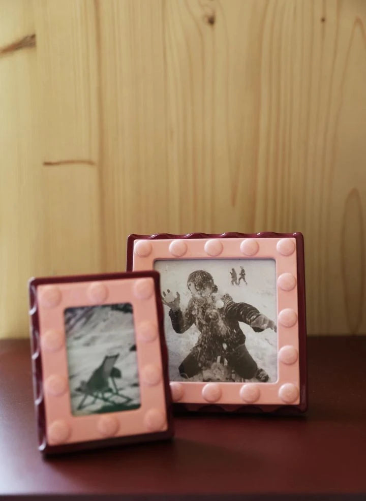 &Klevering - Facet Polyresin Photo Frame | Fuchsia