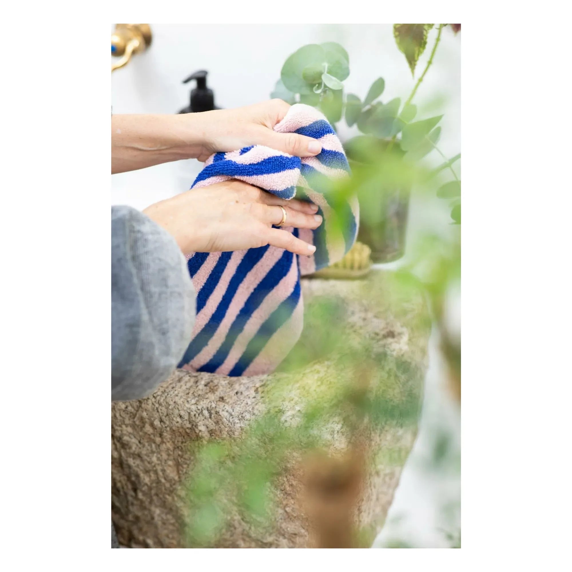 Bongusta - Naram guest towel | Blue