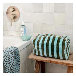 Rose in April - Vic sponge toiletry bag | Kaki/Givré