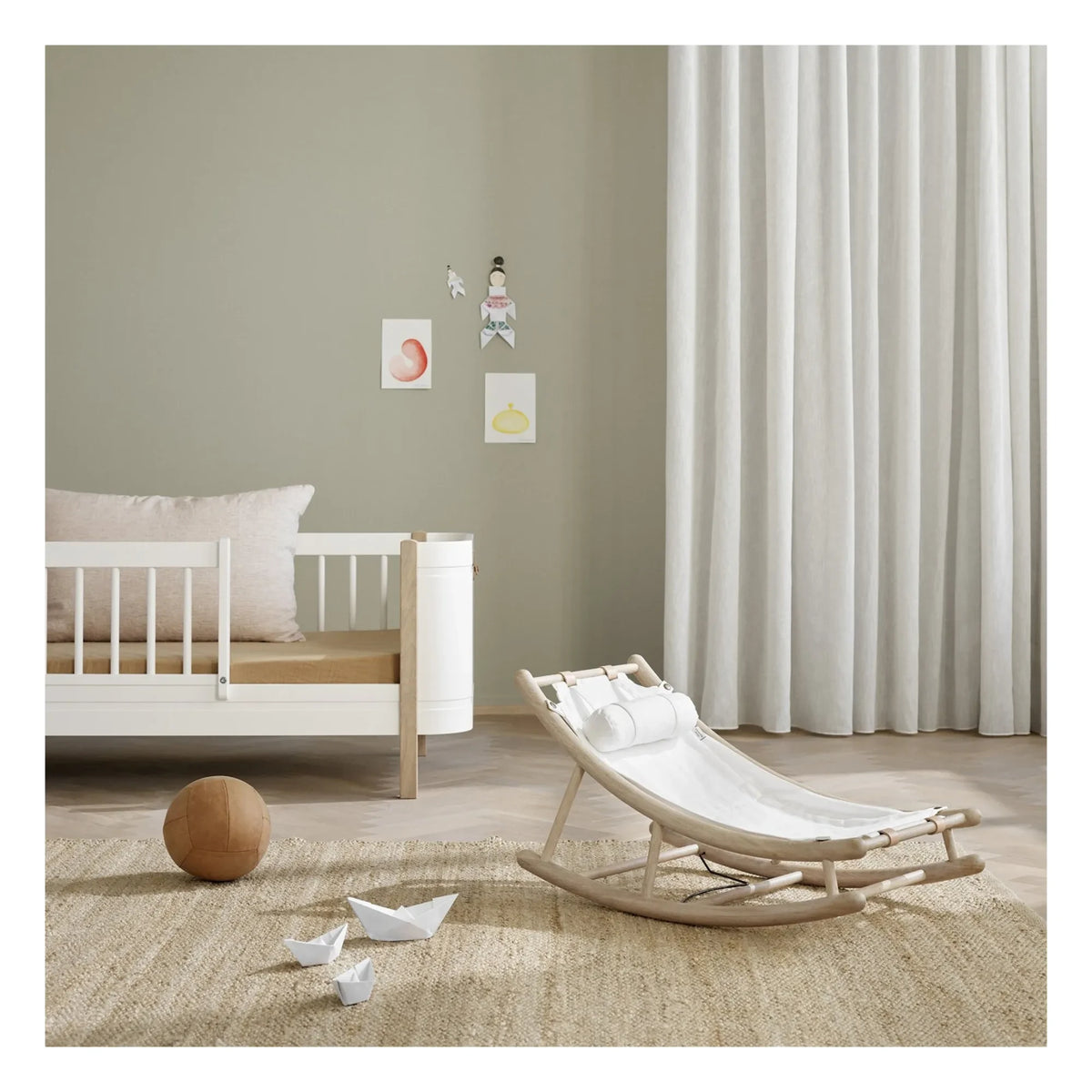 Oliver Furniture - Sallanan Sandalye İçin Çocuk Minderi | Beyaz