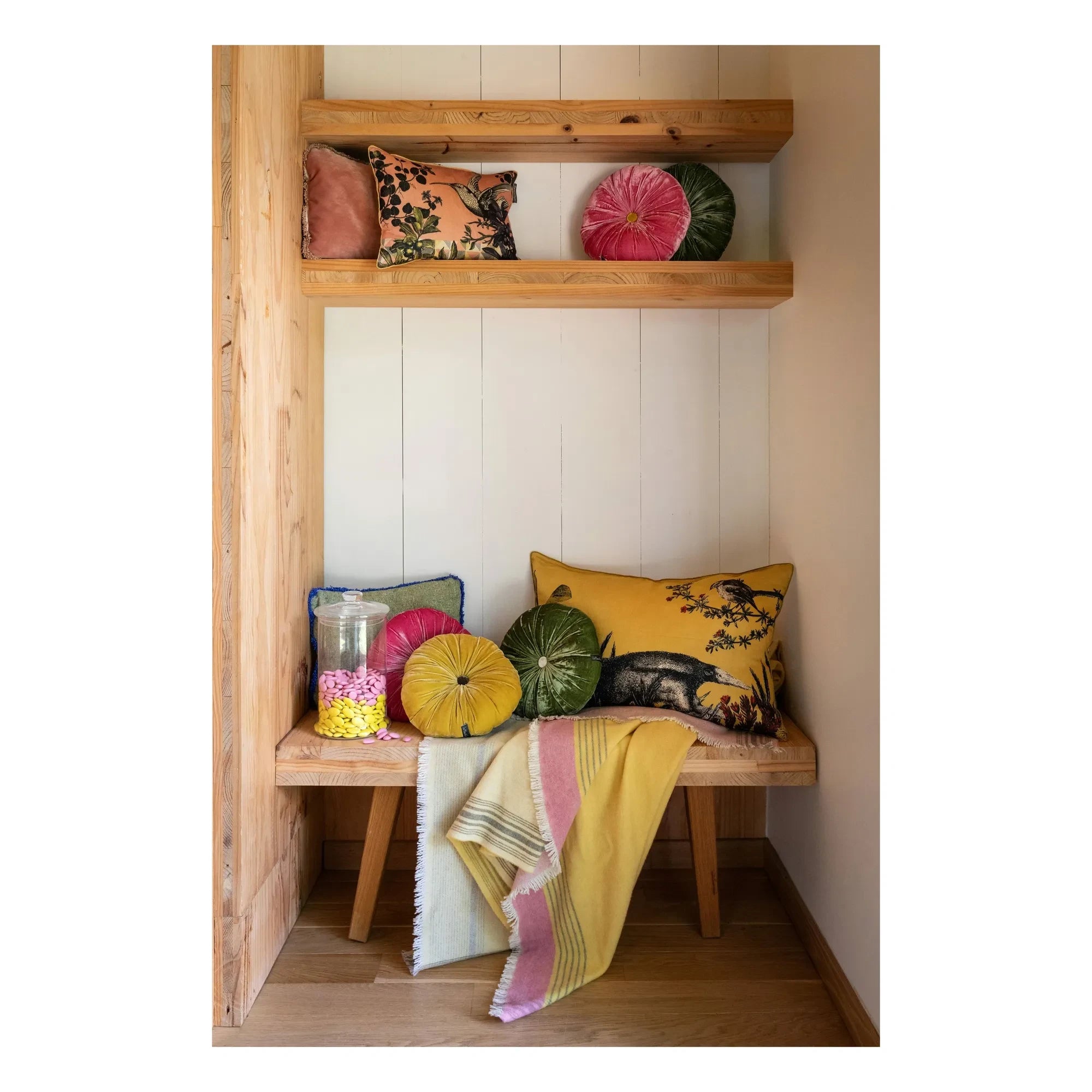 Le Monde Sauvage - Goa Silk Velvet Pillow | Green