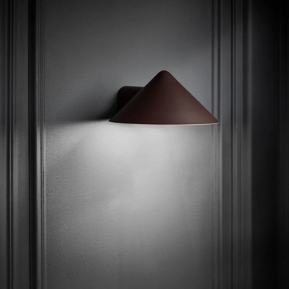 Frandsen - Grasp Wall Lamp, Thomas Albertsen | Beet