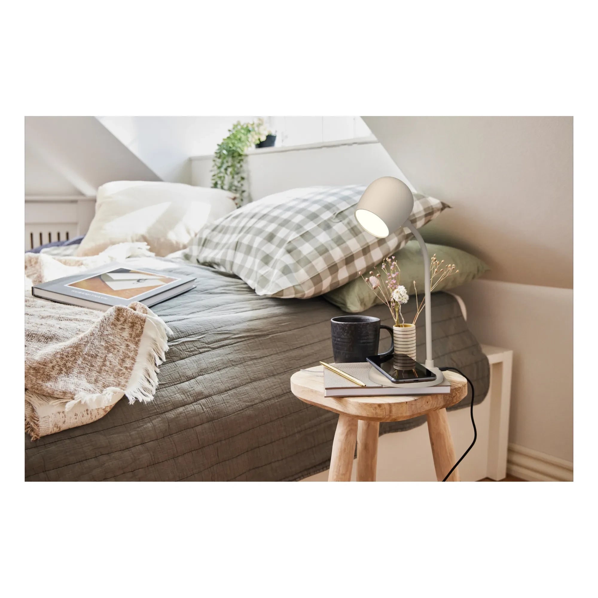 Kreafunk - Ellie Wireless Charging Lamp | Sand