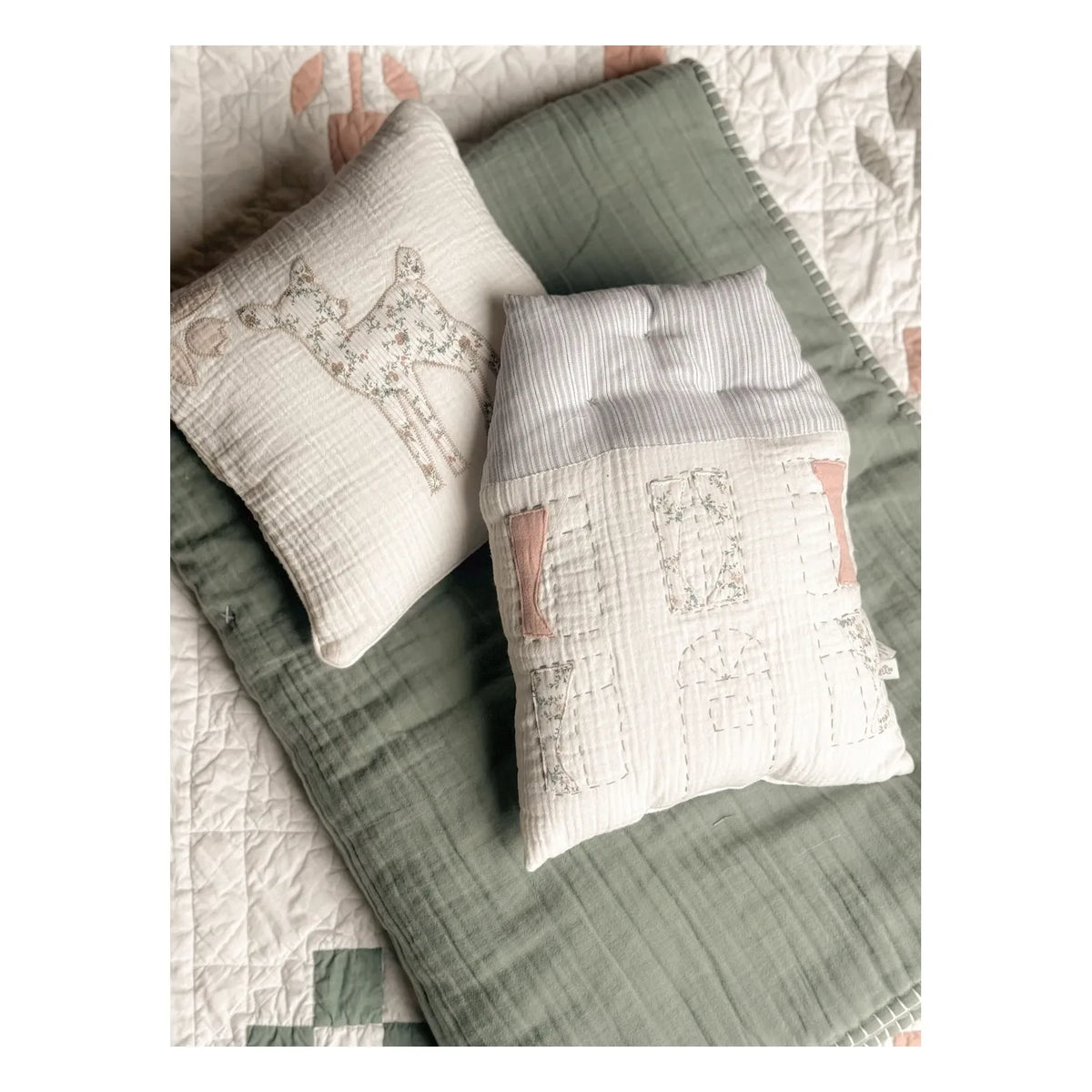 Editions Aimable - Maison Ferdinand cushion