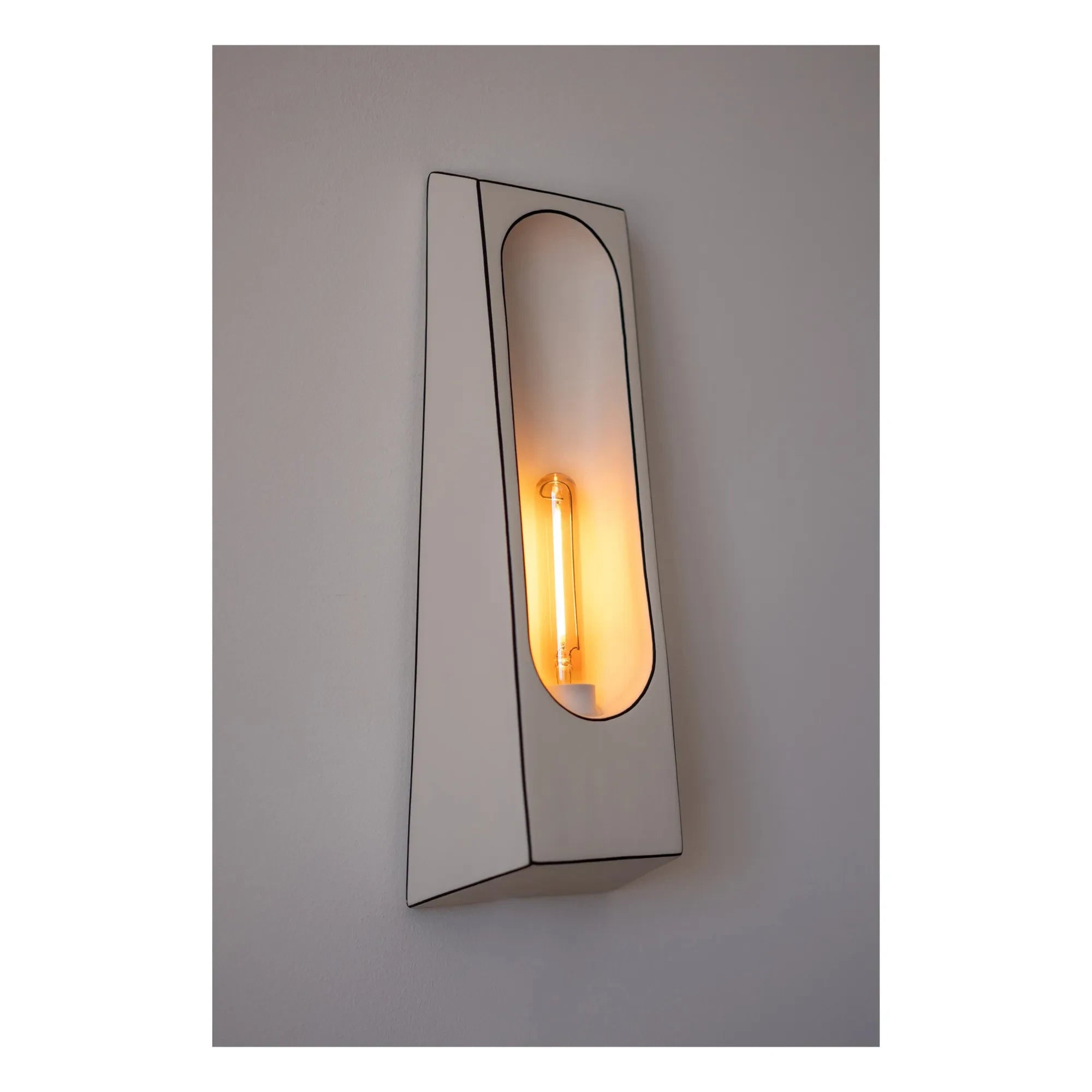 Violaine d'Harcourt - Alkova Wall Lamp | Beige