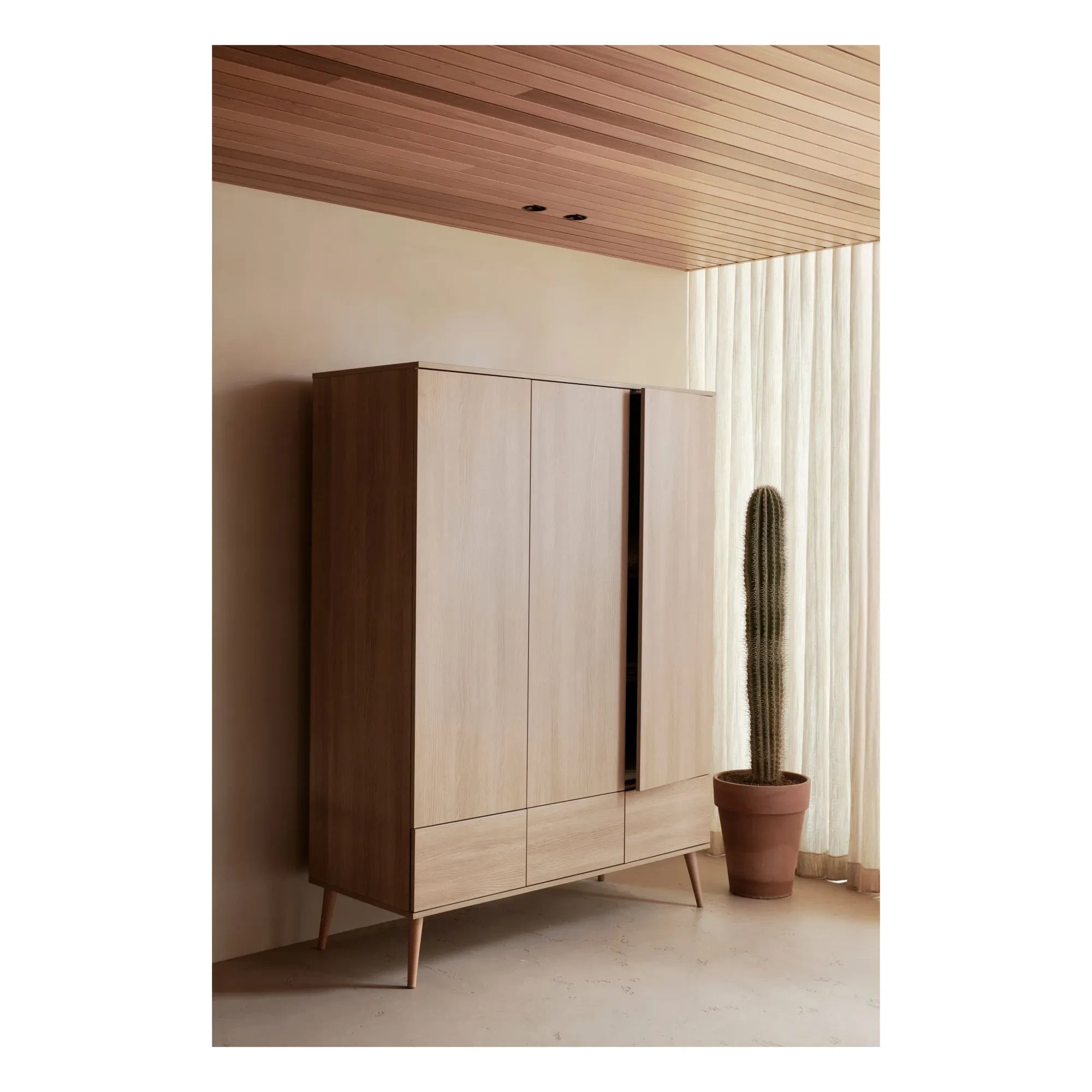 Quax - Flow Cabinet | Honey
