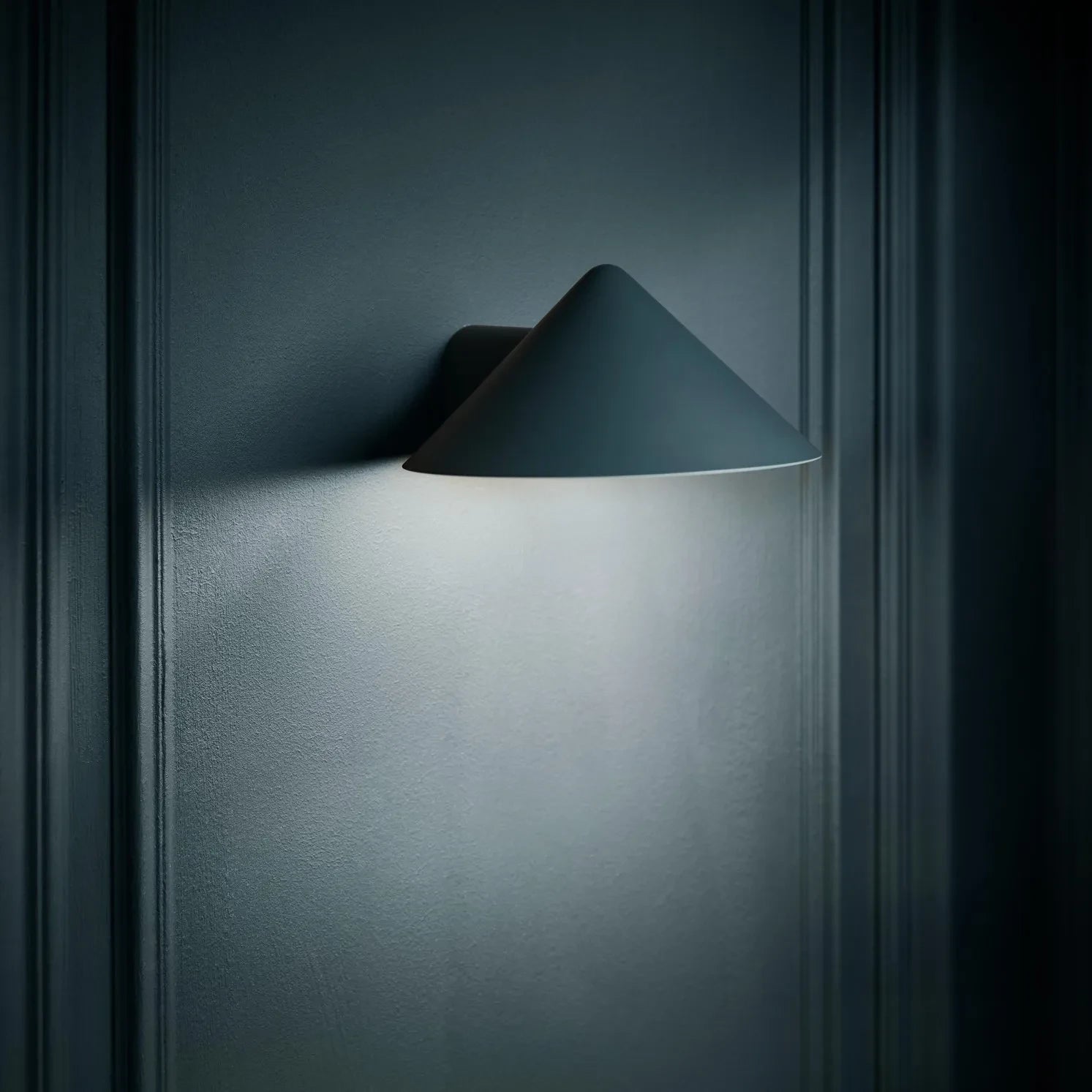 Frandsen - Grasp Wall Sconce, Thomas Albertsen | Petrol Blue