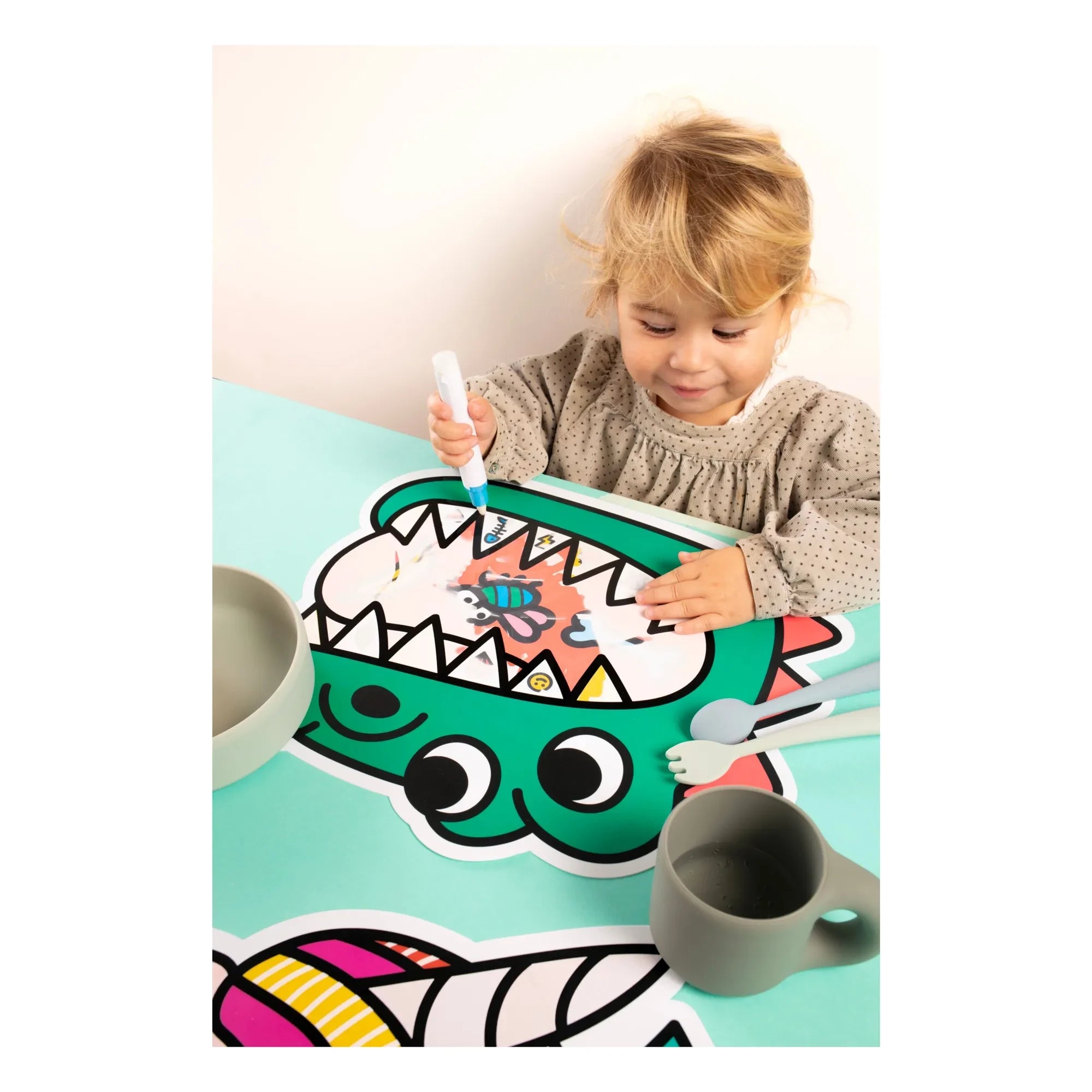 Omy - Magic Coloring Table Mat