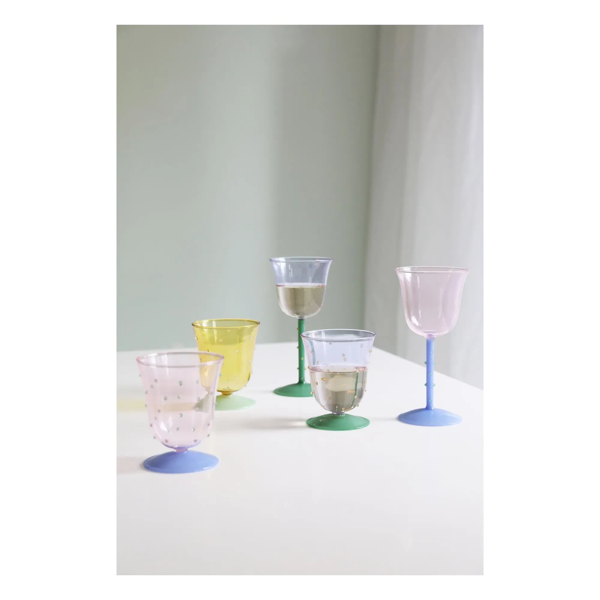 &Klevering - Dotted Wine Glasses - 2-piece Set | Pink