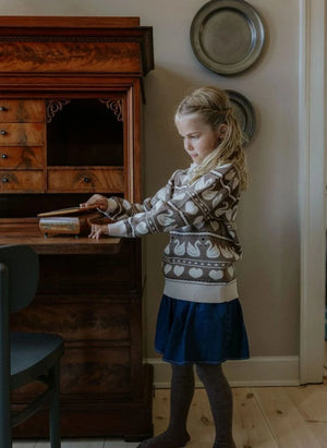 Fliink - Lovely Swans Organic Cotton Sweater | Ecru