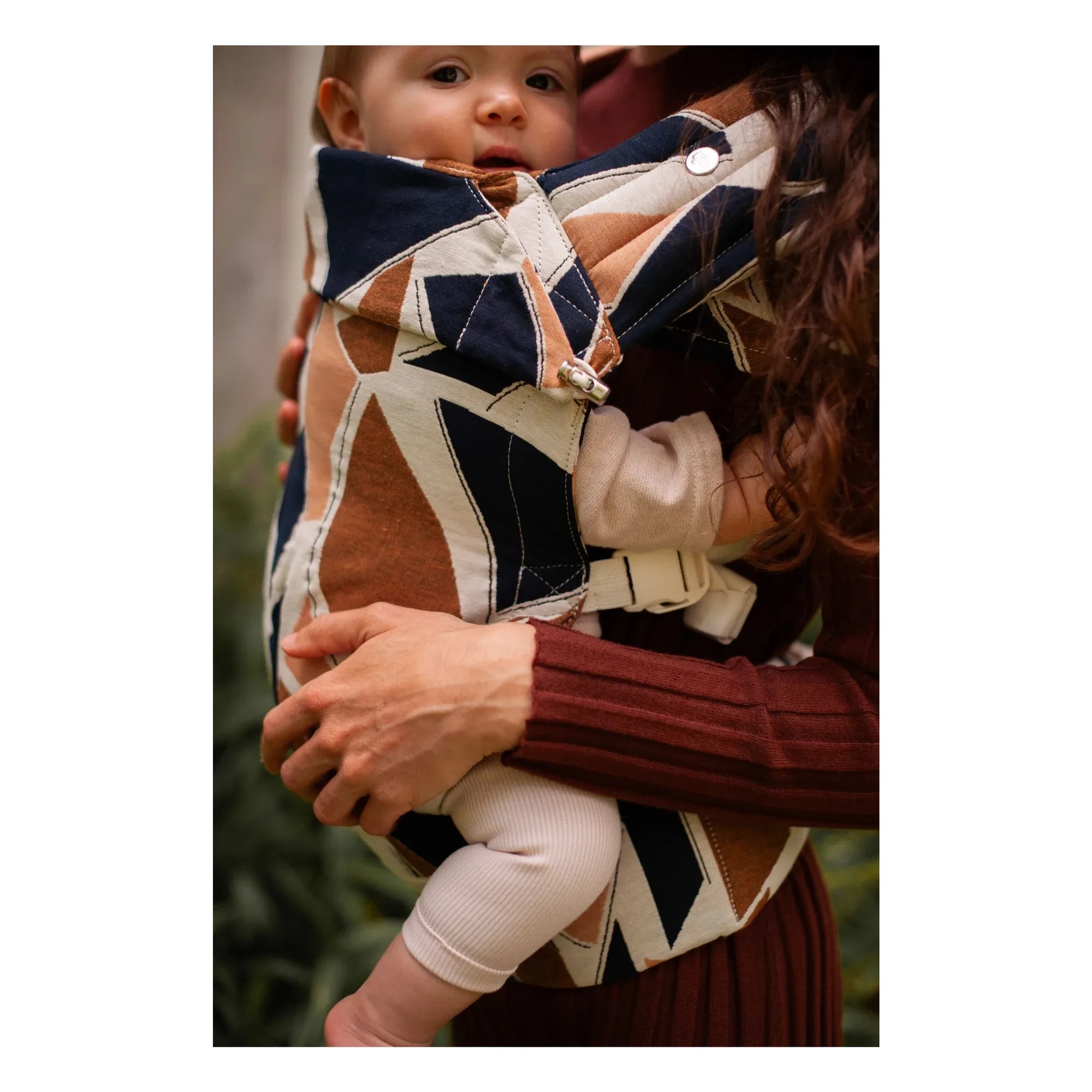 Mama Hangs - Carry & Bloom Baby Carrier | Earth