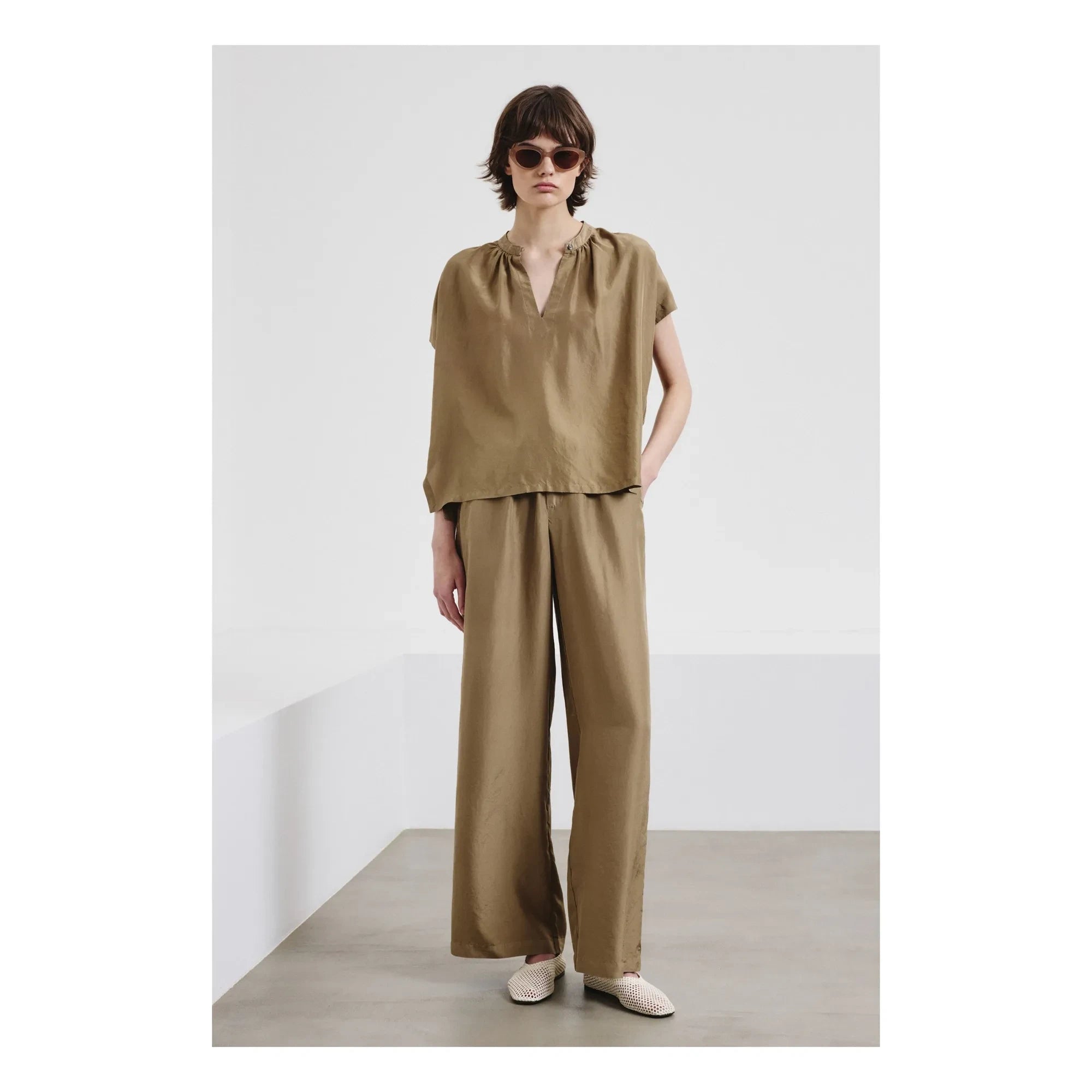 Pomandère - Silk Short Sleeve Blouse | Dark Brown