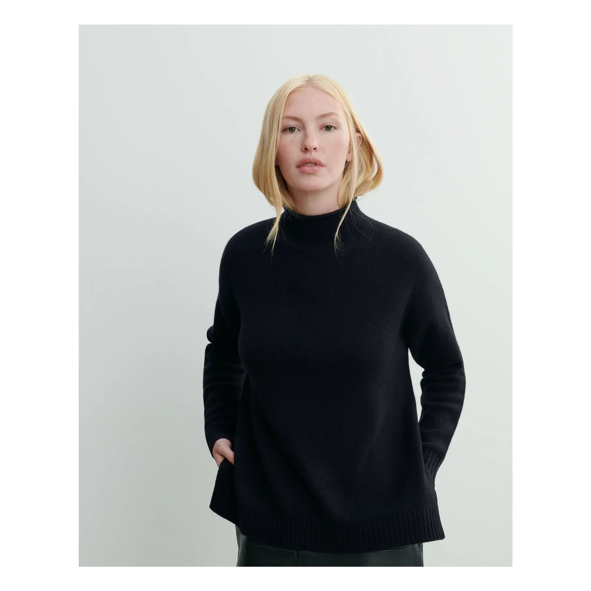 Bompard - Cashmere Turtleneck Sweater | Black