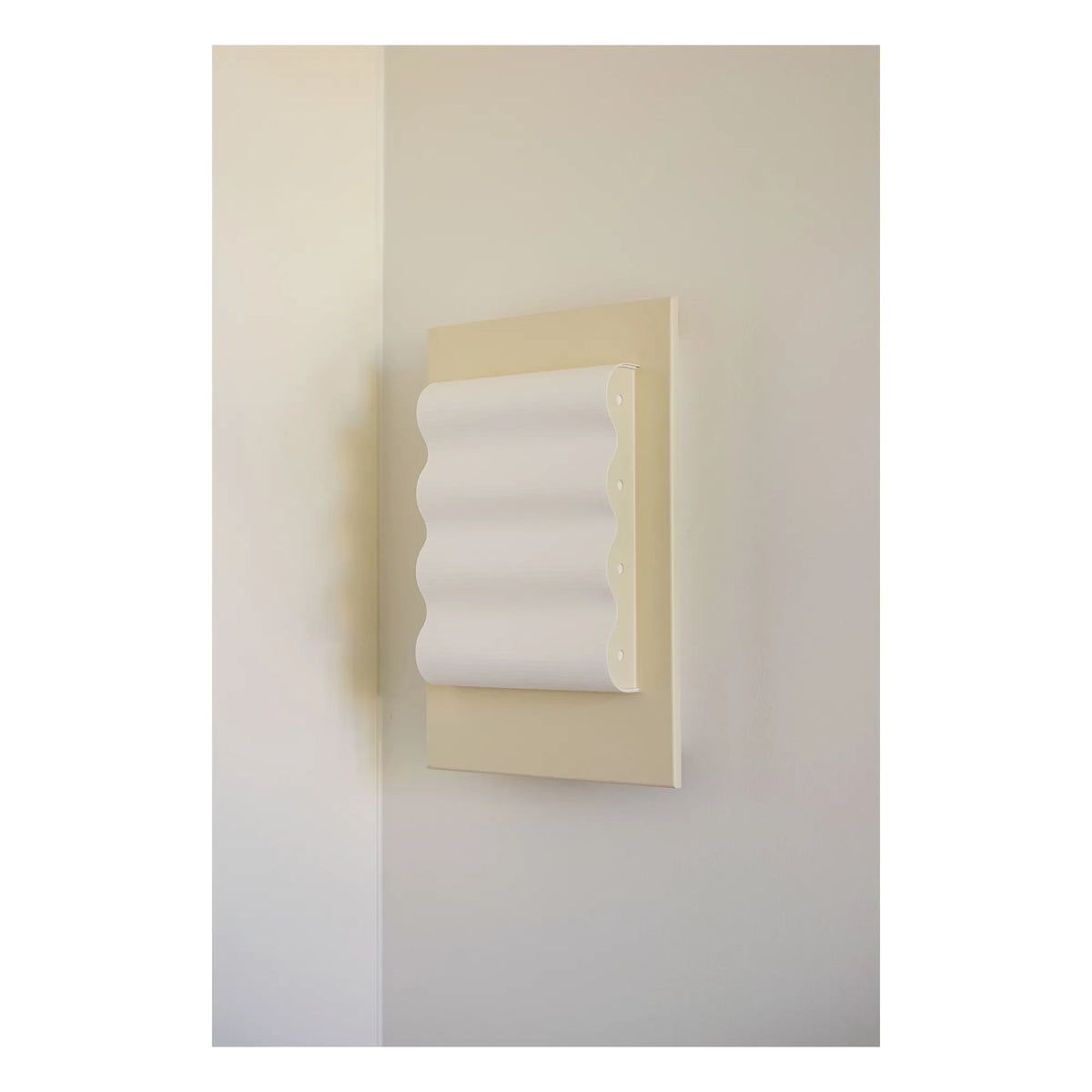 Violaine d'Harcourt - Frame wave wall lamp | Off White