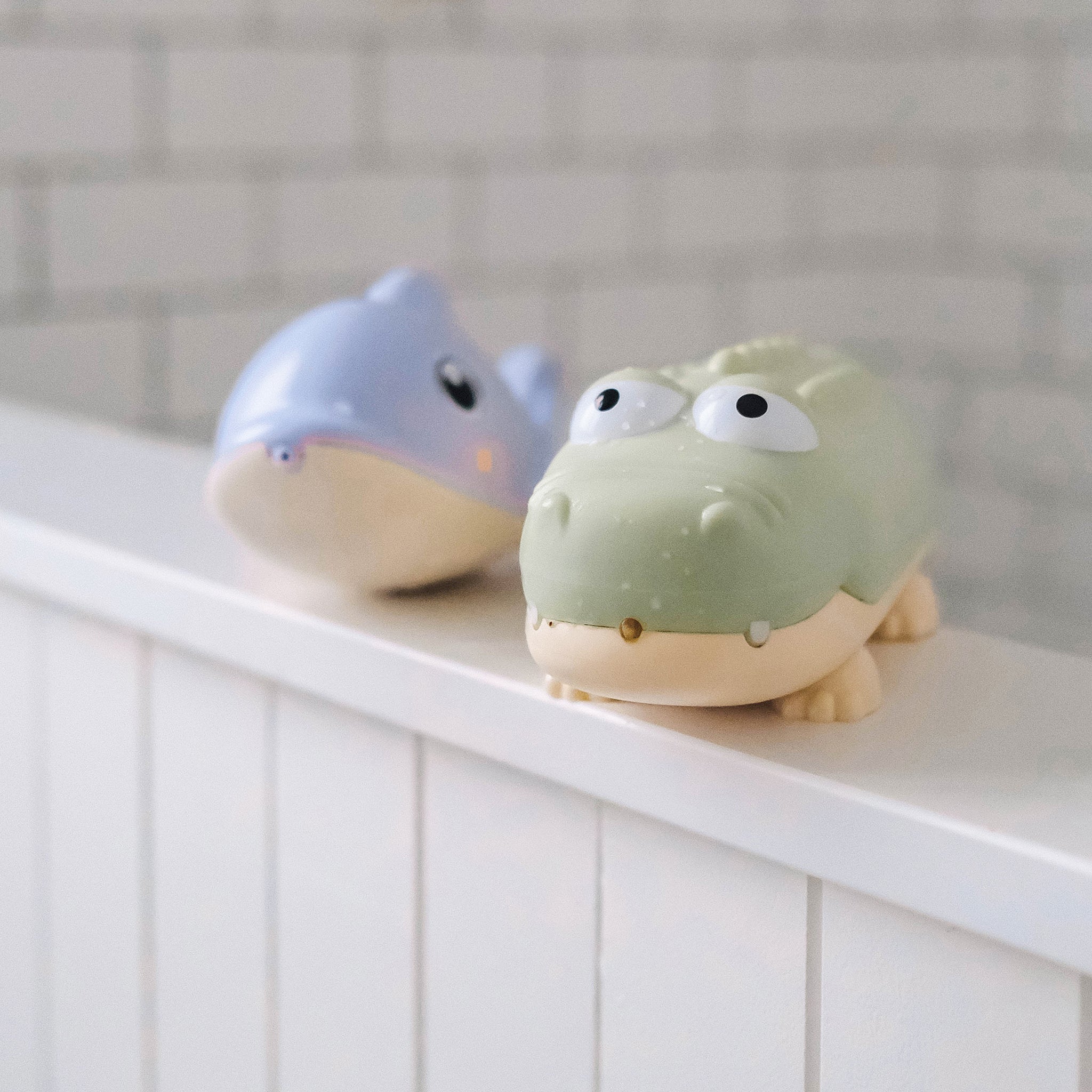 Sunnylife - Crocodile Children's Water Spraying Toy