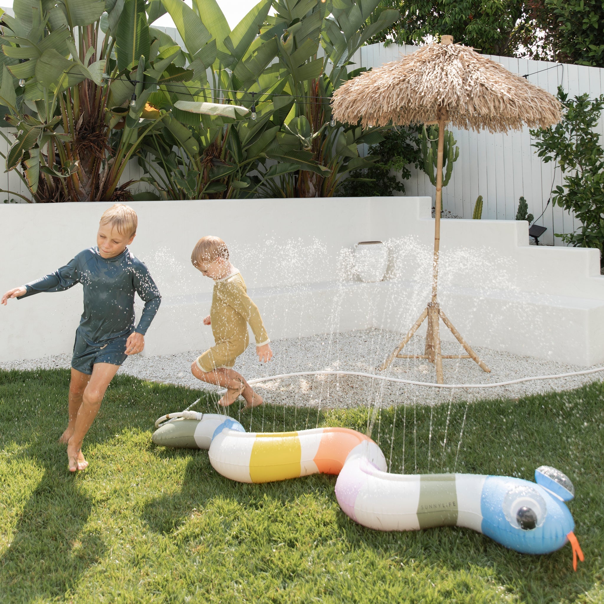 Sunnylife - Wild Multi Water Spraying Inflatable Garden Game