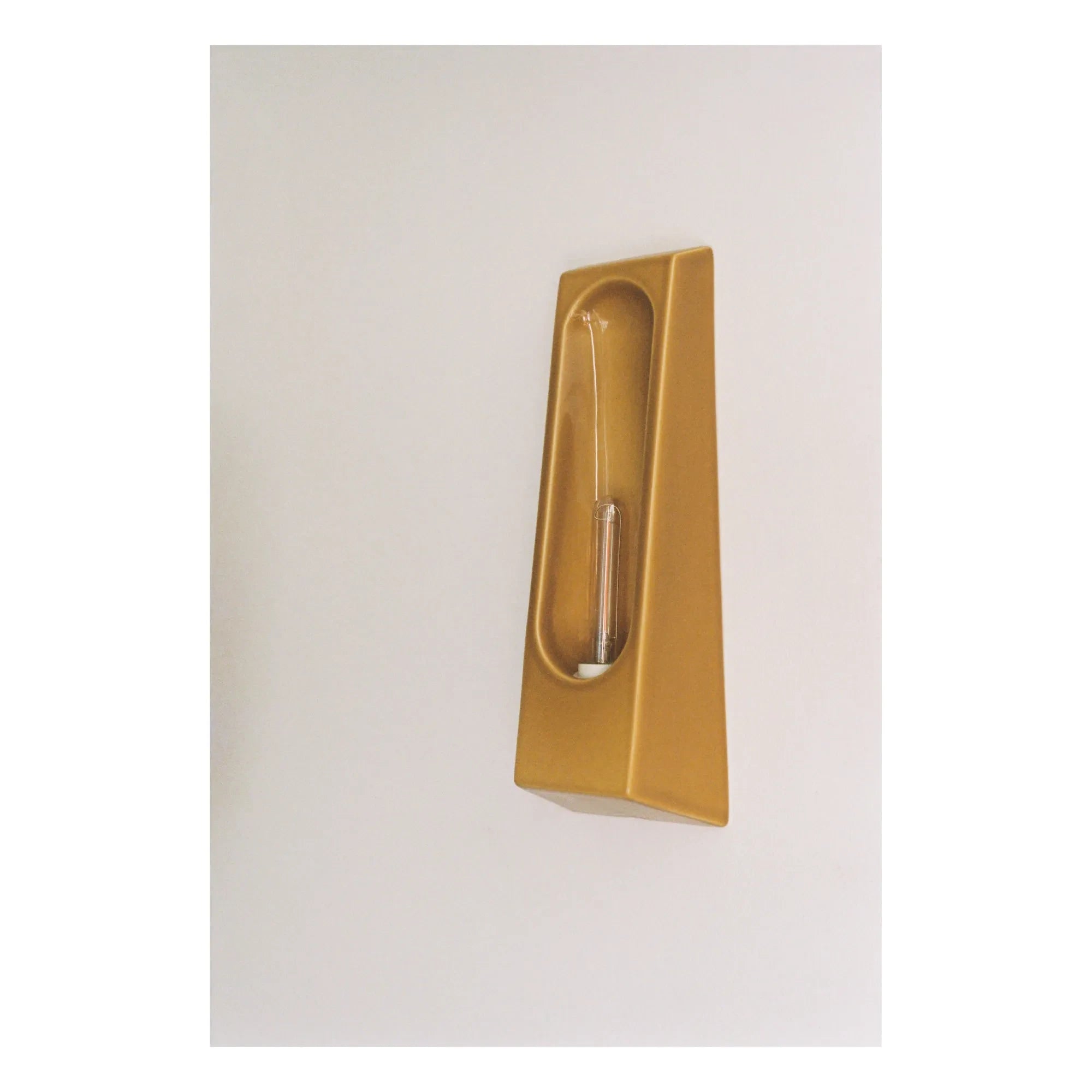 Violaine d'Harcourt - Applause Wall Lamp | Ochre