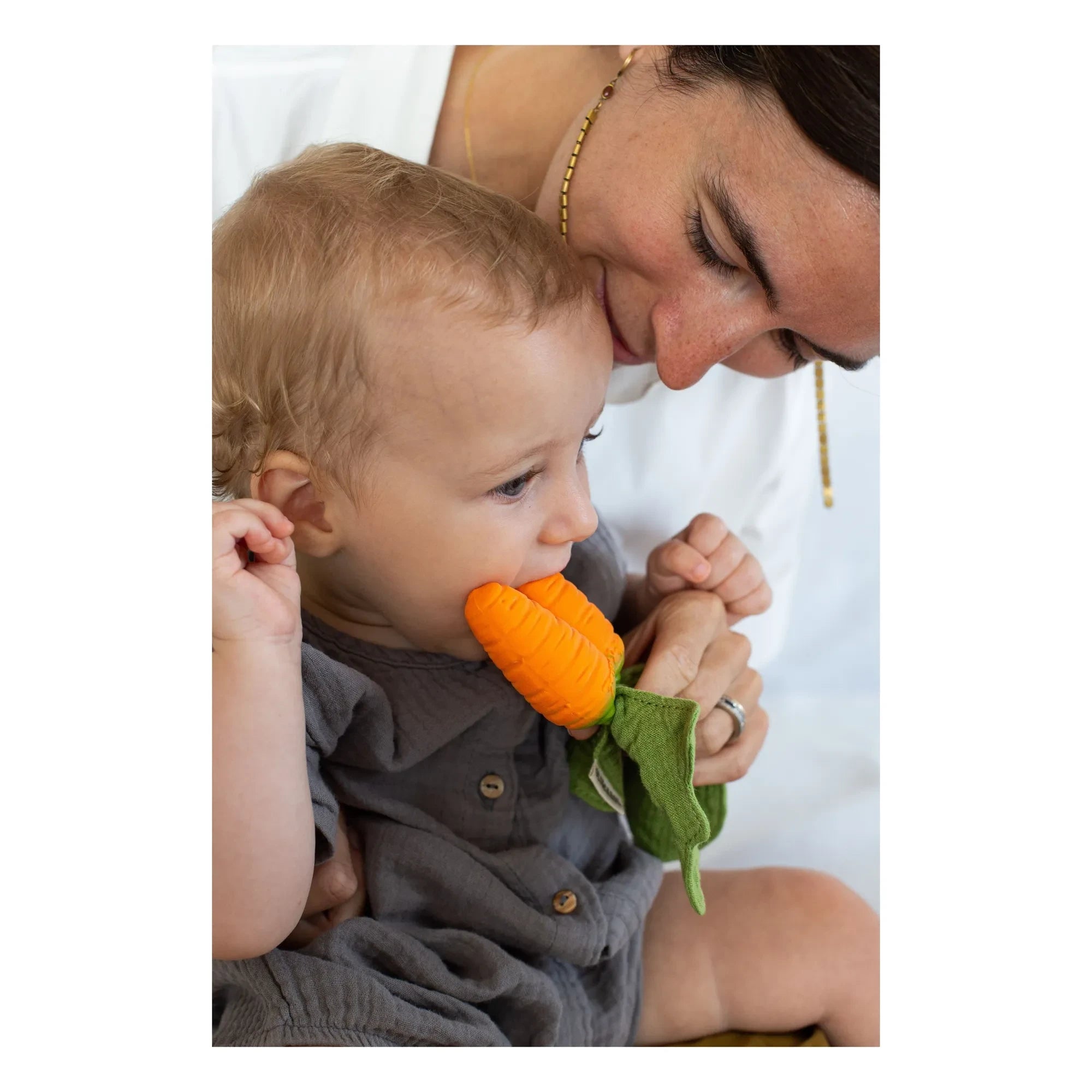Oli & Carol - Teething Toy Cathy the Carrot