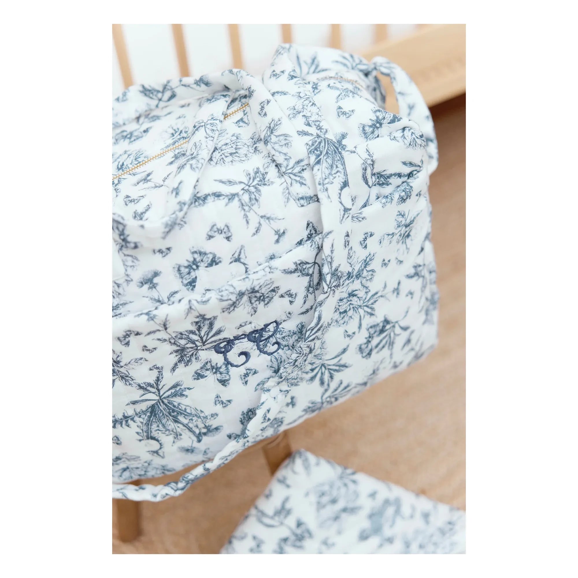 Tartine et Chocolat - Toile de Jouy Changing Bag and Mattress | Navy Blue