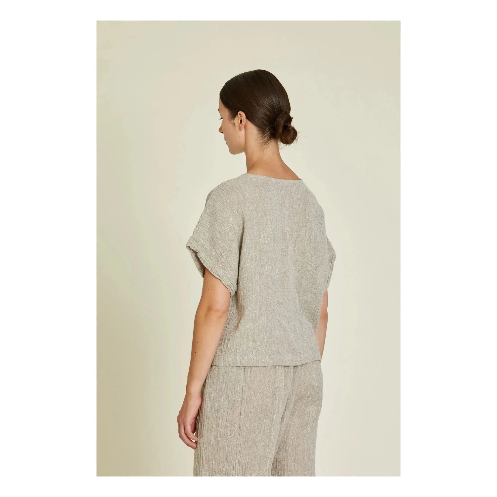Black Crane - Basic Linen Top | Light Gray