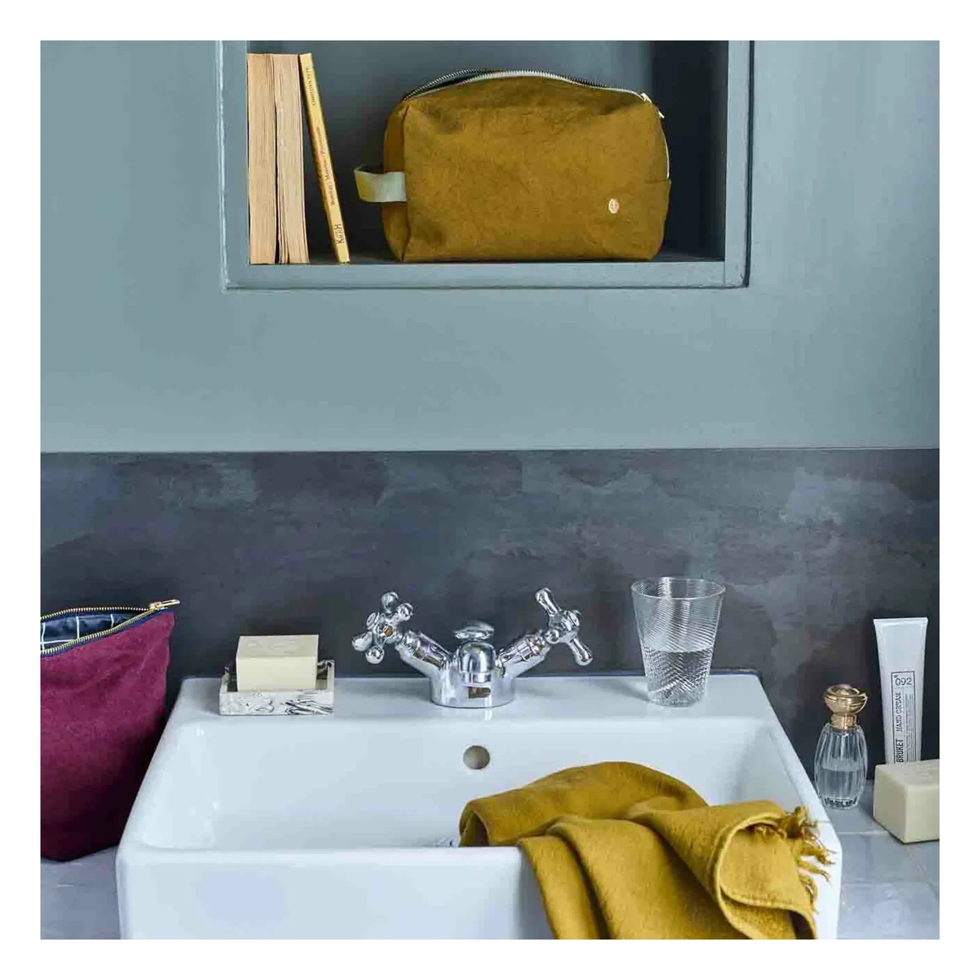 The cherry on top - Luna Organic Cotton Towel | Gold