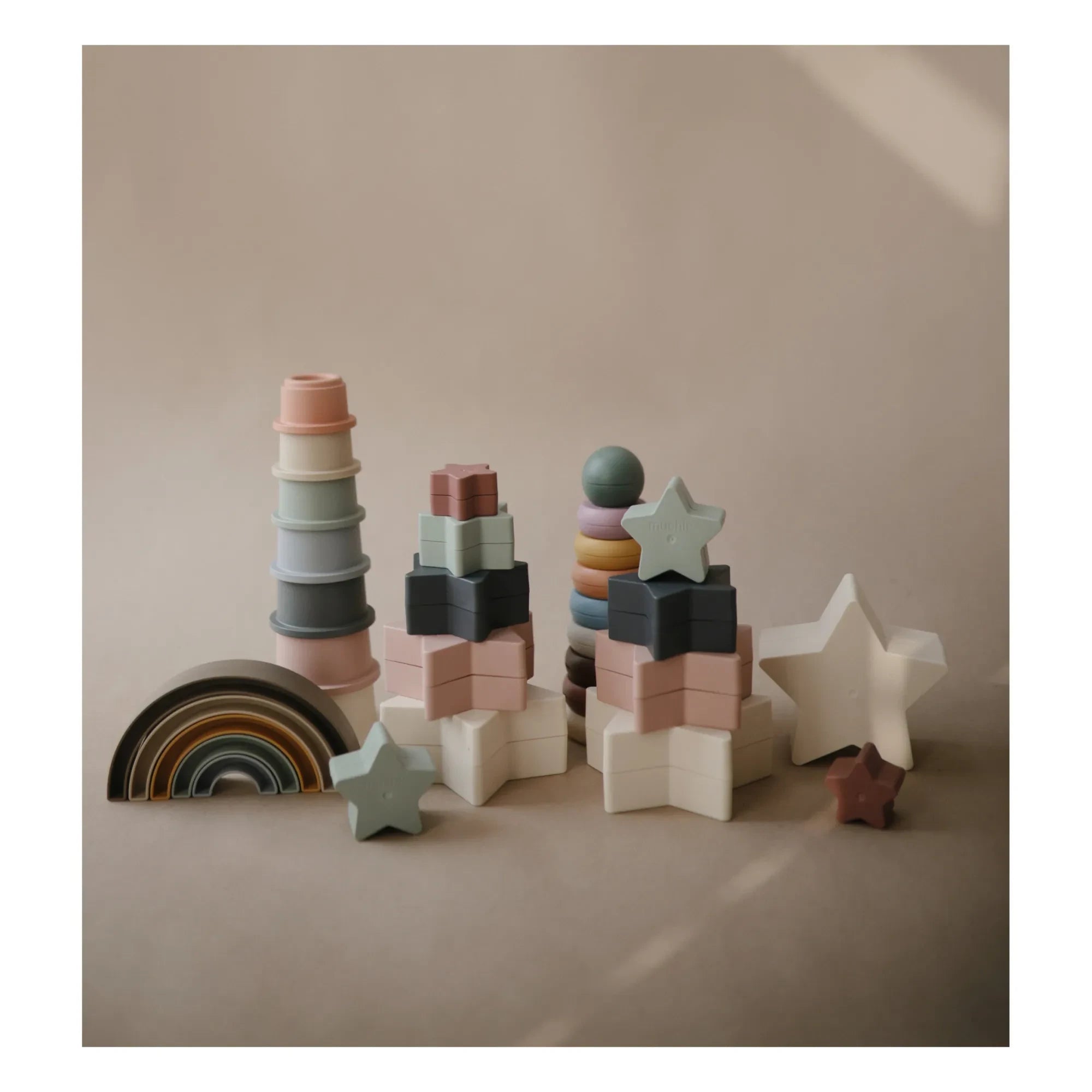 Mushie - Stackable Rainbow | Dark Gray