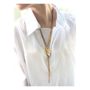 Perrine Taverniti - Miollis Amulet necklace | Gold