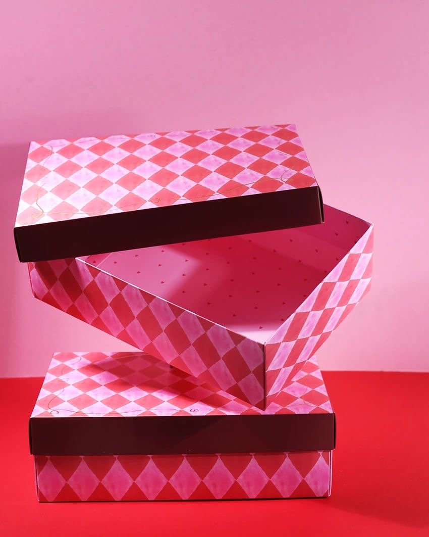 Dinossi - Pink Checkered Gift Box