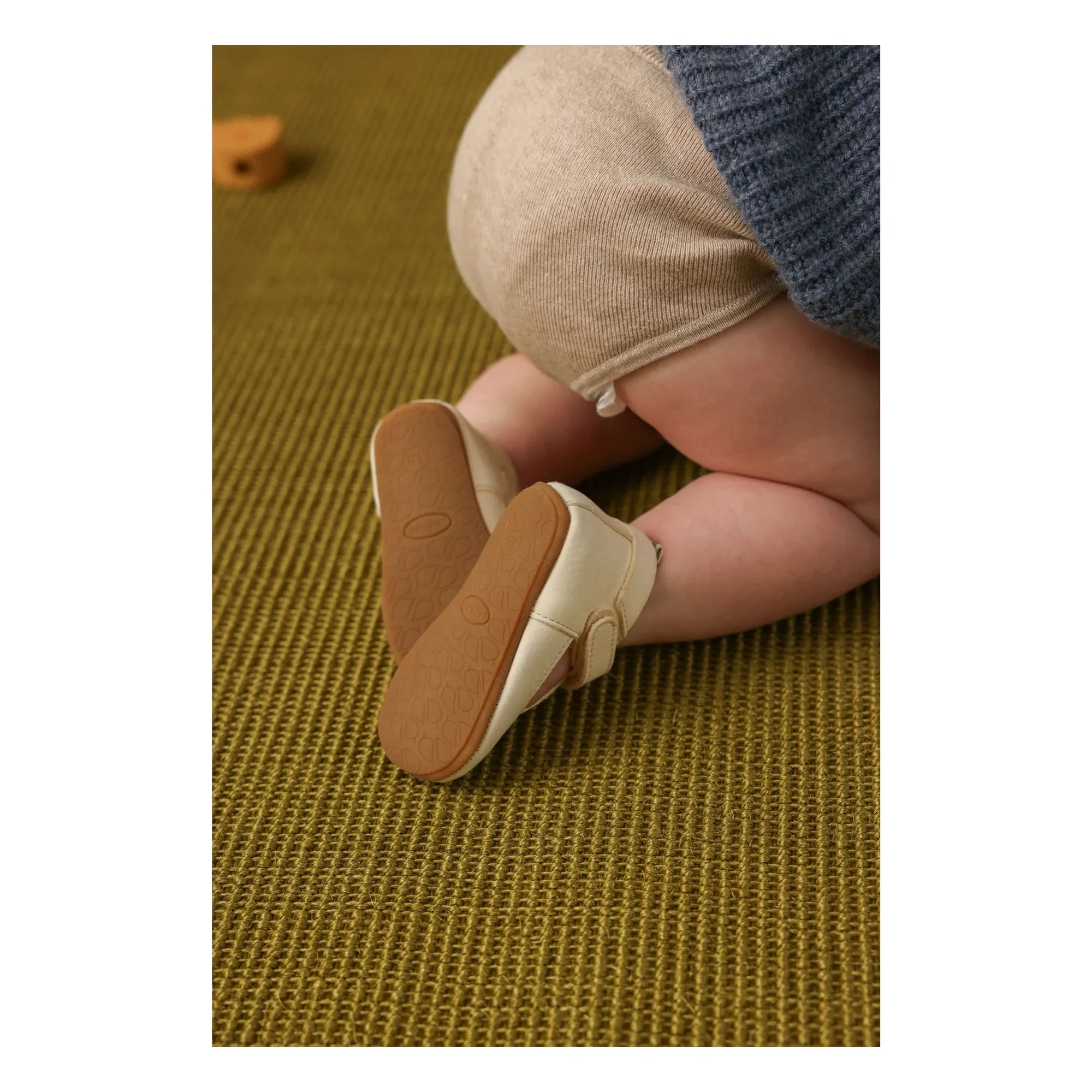 Lazare - Scratch Sandals César Etoiles | Off White