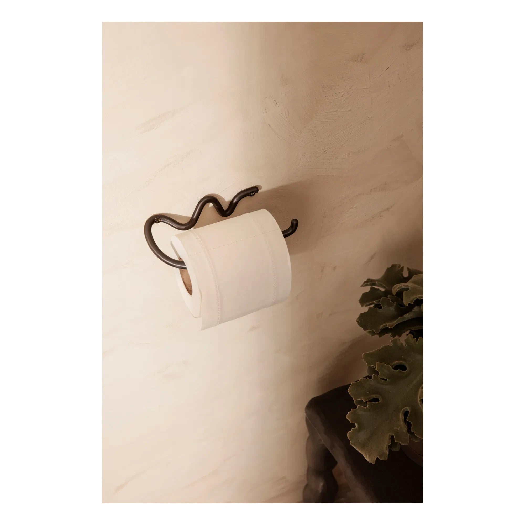 Ferm Living - Curvature Toilet Paper Holder | Black