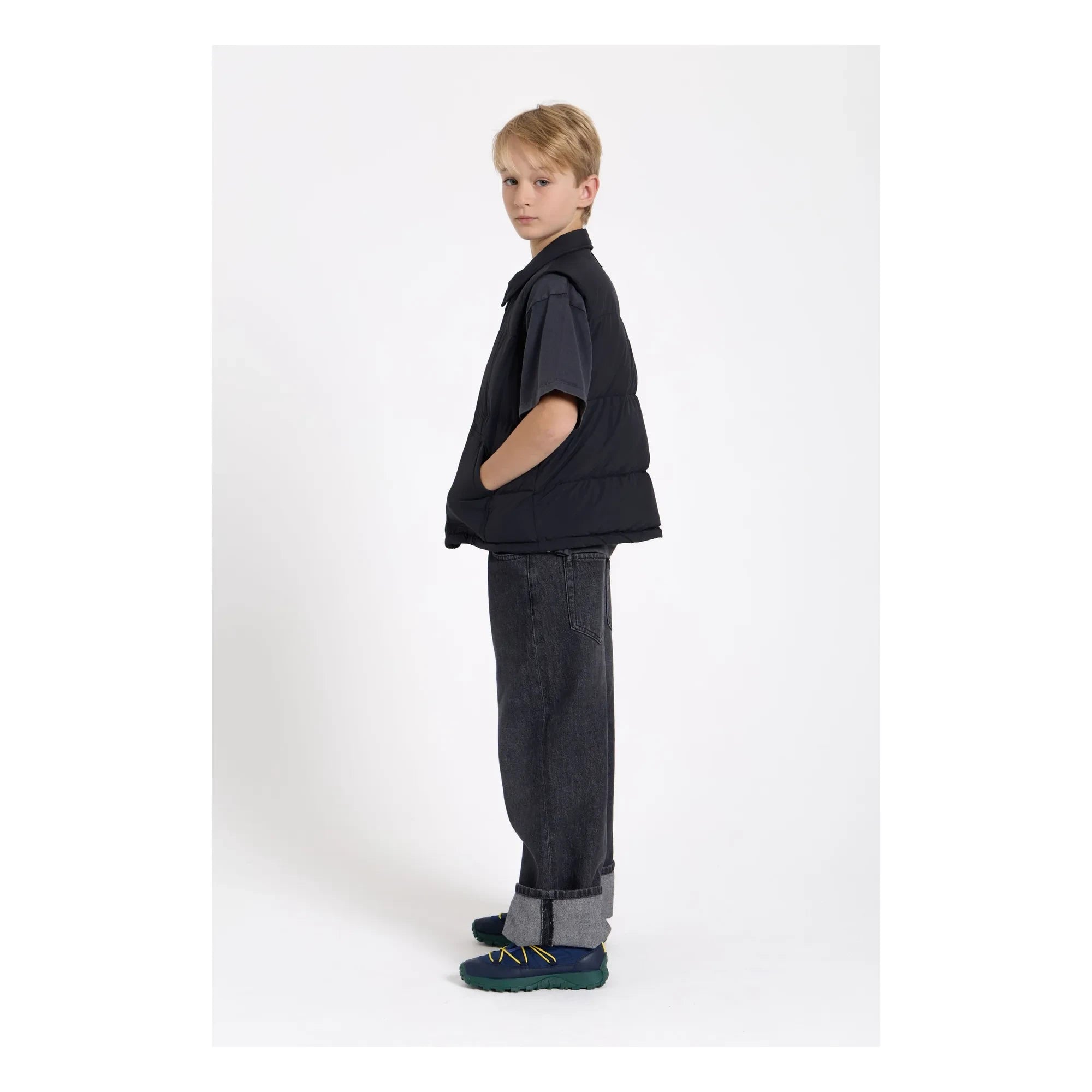 Finger in the nose - Snowshirt Genuine Down Sleeveless Down Jacket | Black